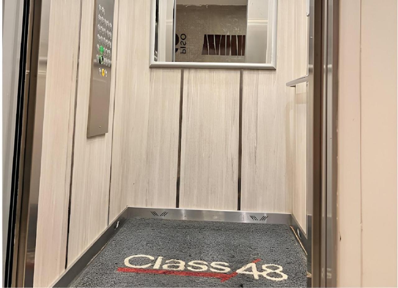 Class 48, サバネタ エクステリア 写真